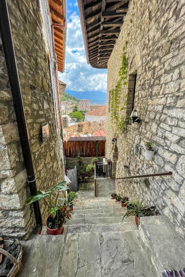 Bujtina Kodiket Guesthouse Berat Exterior photo