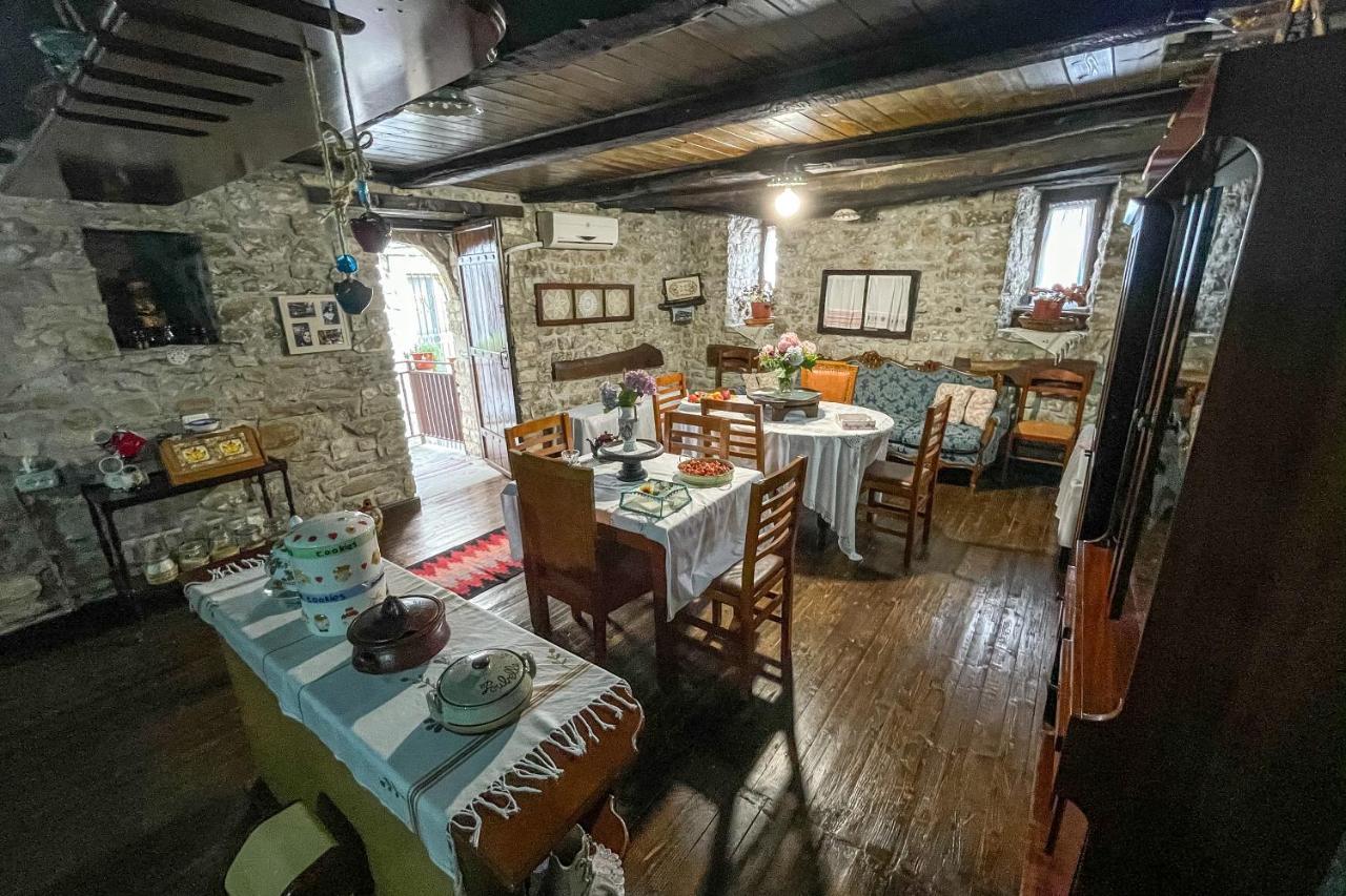Bujtina Kodiket Guesthouse Berat Exterior photo